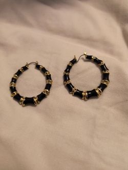 Black and gold bamboo '80s hoops and more vintage jewelry sold separately