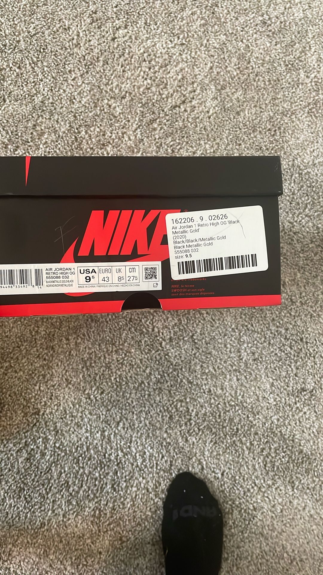 Jordan 1 Retro High OG Metallic Gold. (2020)