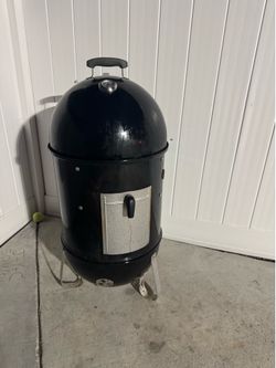 Weber Smokey Mountain Charcoal Smoker – Great Condition