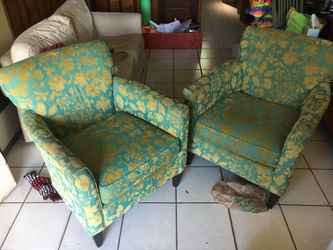 Set of two vintage sofa chairs. Made in 🇺🇸