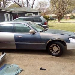 2000 Lincoln Town Car