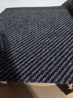 Commercial carpet tiles