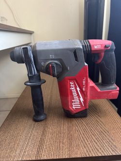 Milwaukee M18 FUEL 1” SDS-Plus Rotary Hammer