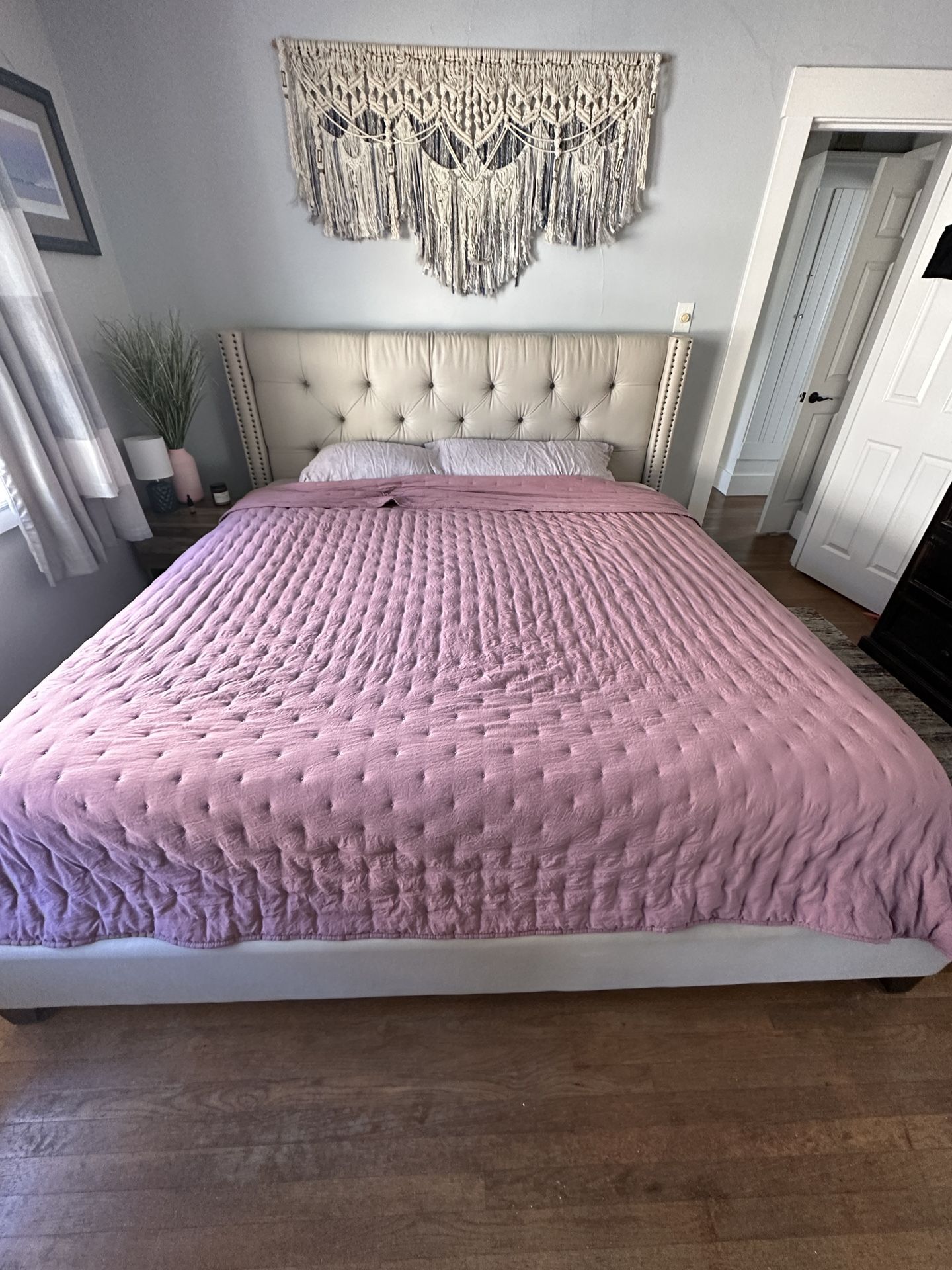 Pottery Barn Harper Tufted Headboard And bed frame, King