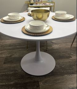 White dinning table