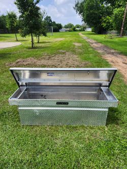 Weather Guard Aluminum Truck Toolbox / Tool Box with Keys