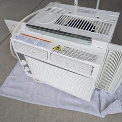 Window AC Pretty New