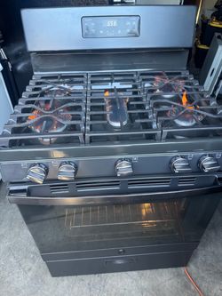 Black Gas Range Stove with 5 Burners