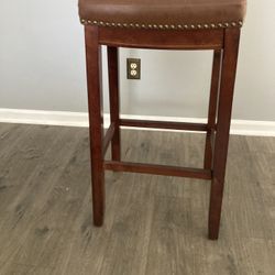 Beautiful Teak Wood Leather Top Stuffed Seat Brand New 