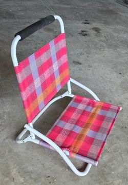 Foldable beach chair