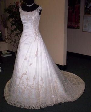 Maggie Sottero Eleganza Wedding Gown size 6