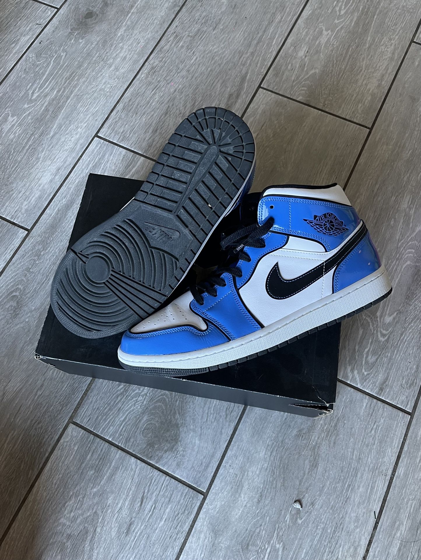 Jordan 1 Signal Blue Size 10.5