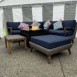 OUTDOOR SECTIONAL AND FIRE PIT