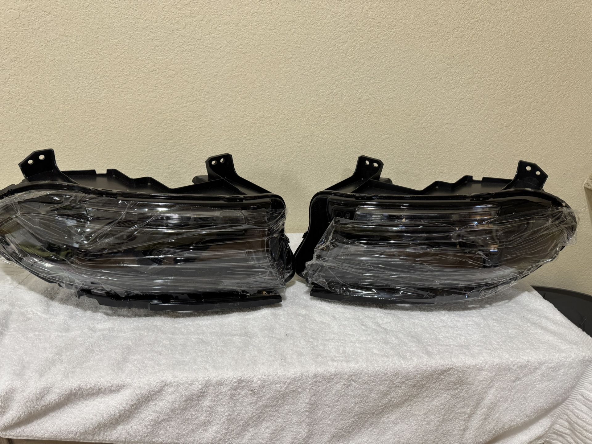 2015-2023 DODGE CHARGER HEADLIGHTS