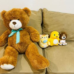 Giant Teddy Bear + 3 Bonus Plush Toys 