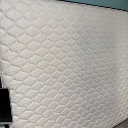 King Mattress Mint Condition - Free