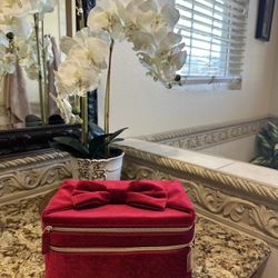 Pretty Velveteen Cosmetic Case 2 Storage Layers