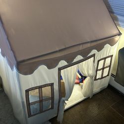 Kids Play Tent Indoor / Playhouse – $20