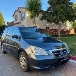 2006 Honda Odyssey EX-L – Excellent Condition – 101,700 miles – $5,200
