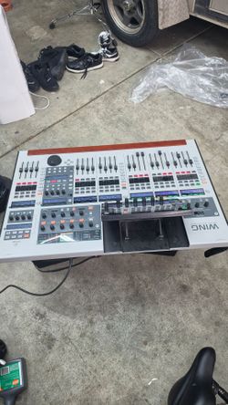 BEHRINGER WING MIXER 48 CANALES