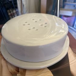 Crate & Barrel Bakeware Covered Stoneware Bake Dish vented 