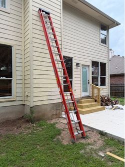 32’ Louisville extension ladder- contractor grade
