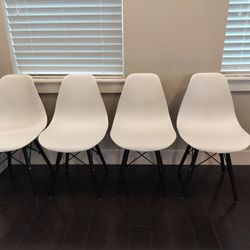 Dining chairs Eames Style - Set of 4