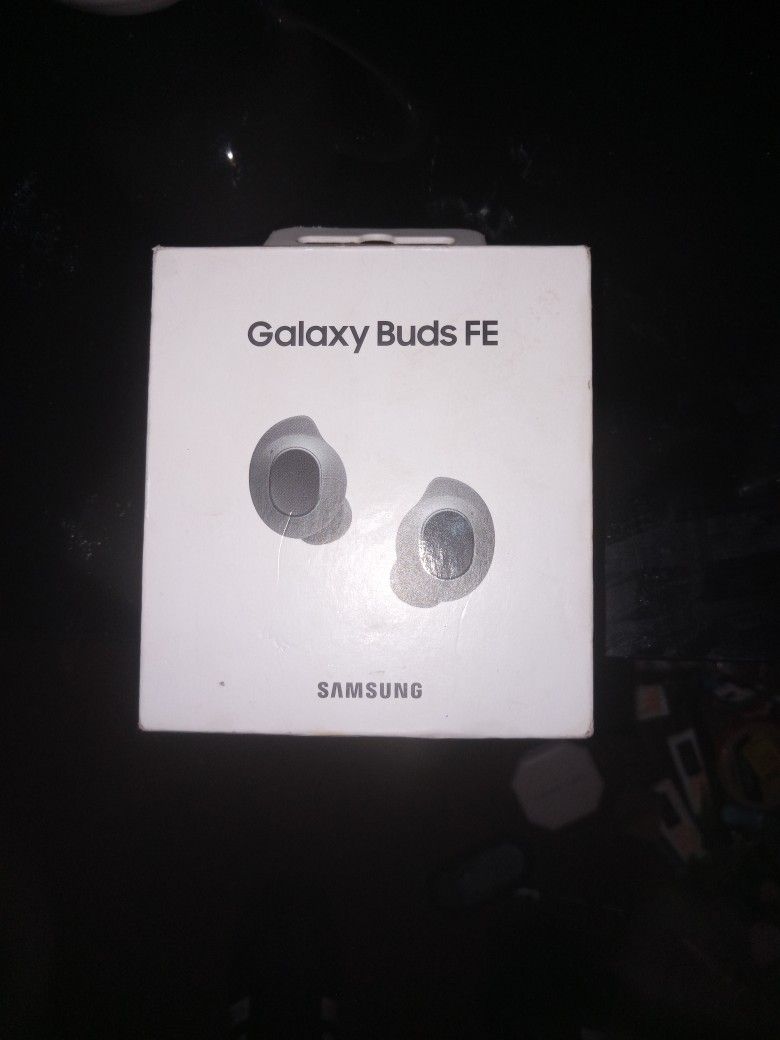 NEW IN BOX - GALAXY BUDS FE
