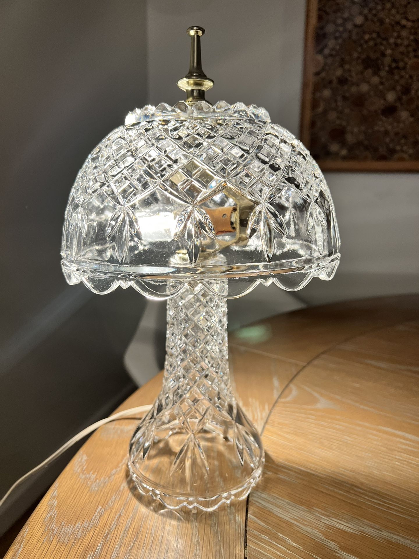 VINTAGE CUT CRYSTAL TABLE LAMP WITH CRYSTAL SHADE 