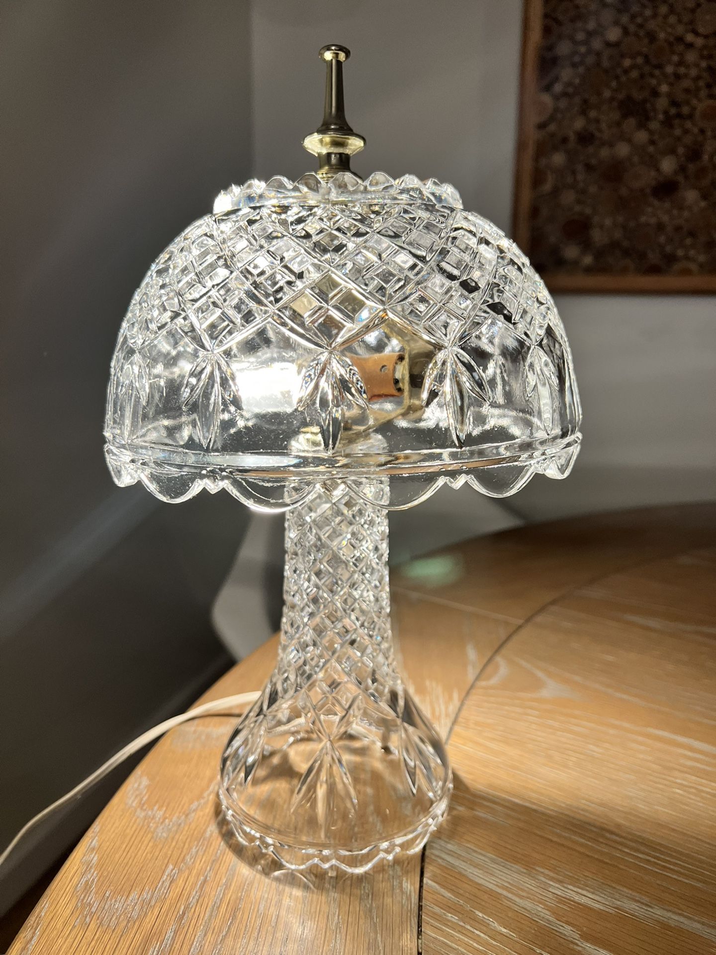 VINTAGE CUT CRYSTAL TABLE LAMP WITH CRYSTAL SHADE