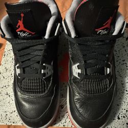 Air jordan 4 Retro (GS) Size 6 Y