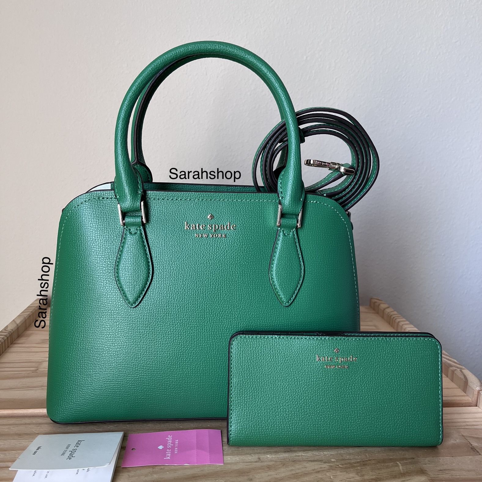 Kate Spade Black Purse With Gold Chain Handle for Sale in Marina Del Rey,  CA - OfferUp
