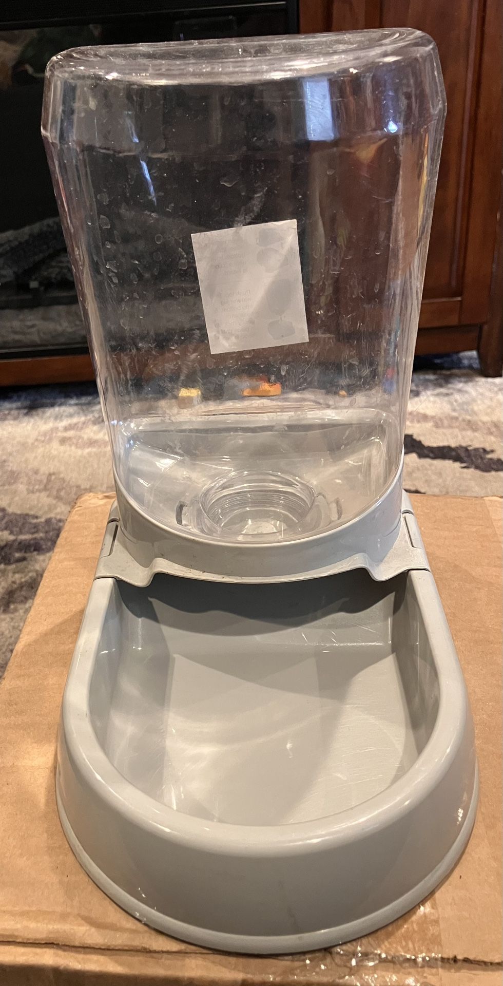 Small Gravity Cat & Dog Waterer - Boots & Barkley
