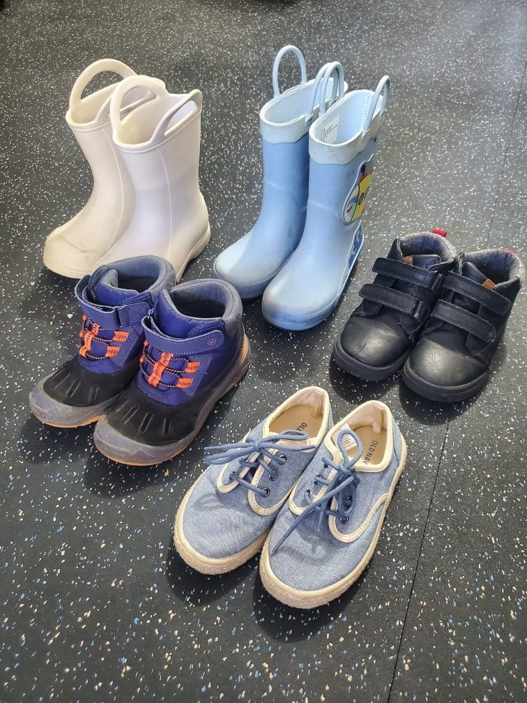 Kids Shoes - Size 10