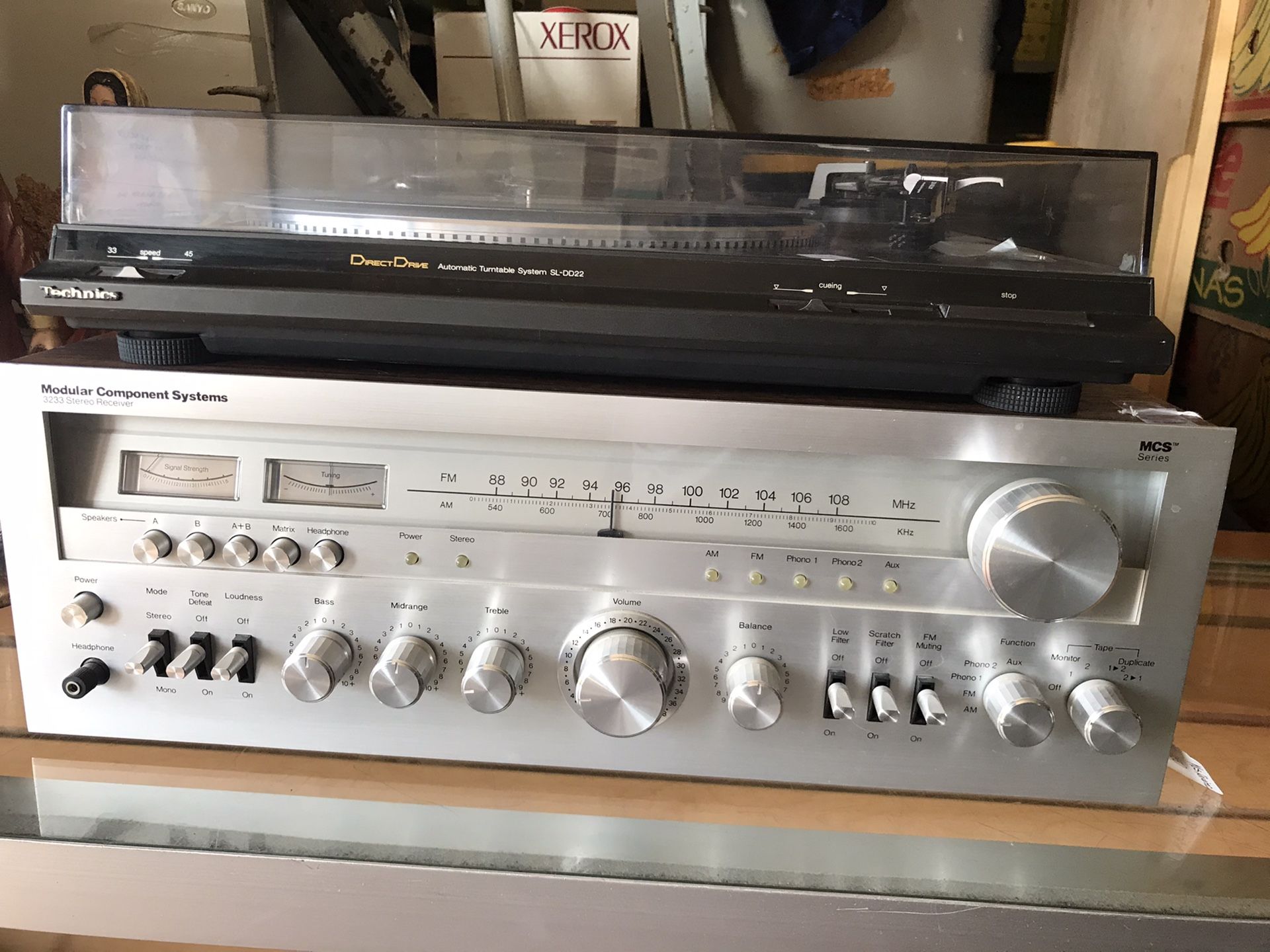 MCS Series 3233 Stereo Receiver and Technics Turntable SL-DD22