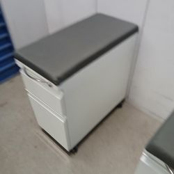 Solid Metal File Cabinet With Key 