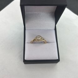 10 K Yellow Gold Diamond Cluster Ring
