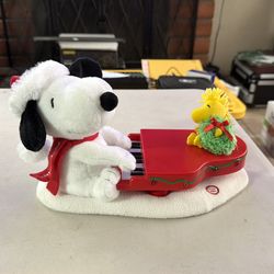 Snoopy plush piano music