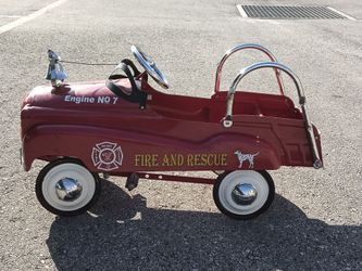 Instep metal firetruck peddle car
