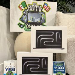 14” Apple MacBook Pro m3 chip 8gb 10 core 512gb MR7J3ll/a floor model 