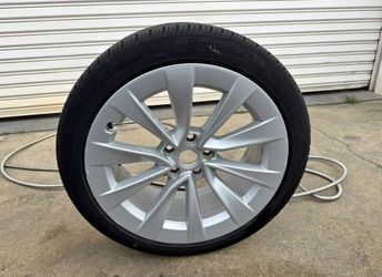 FREE DELIVERY 1 Single OEM 19" Tesla Model 3 Sport Stiletto Rim With TIre COntinental 235/40R19 60%