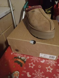 UGG Tazz Size 10