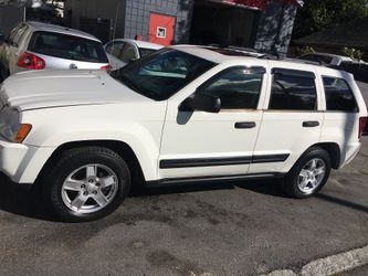 Jeep Cherokee Clean title 142,000 miles nothing is wrong with it everything is good