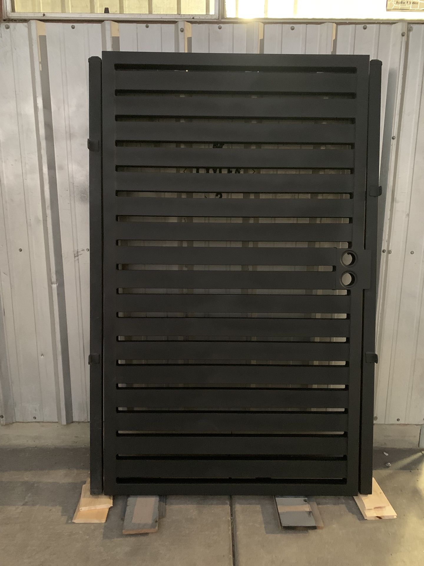 Gate