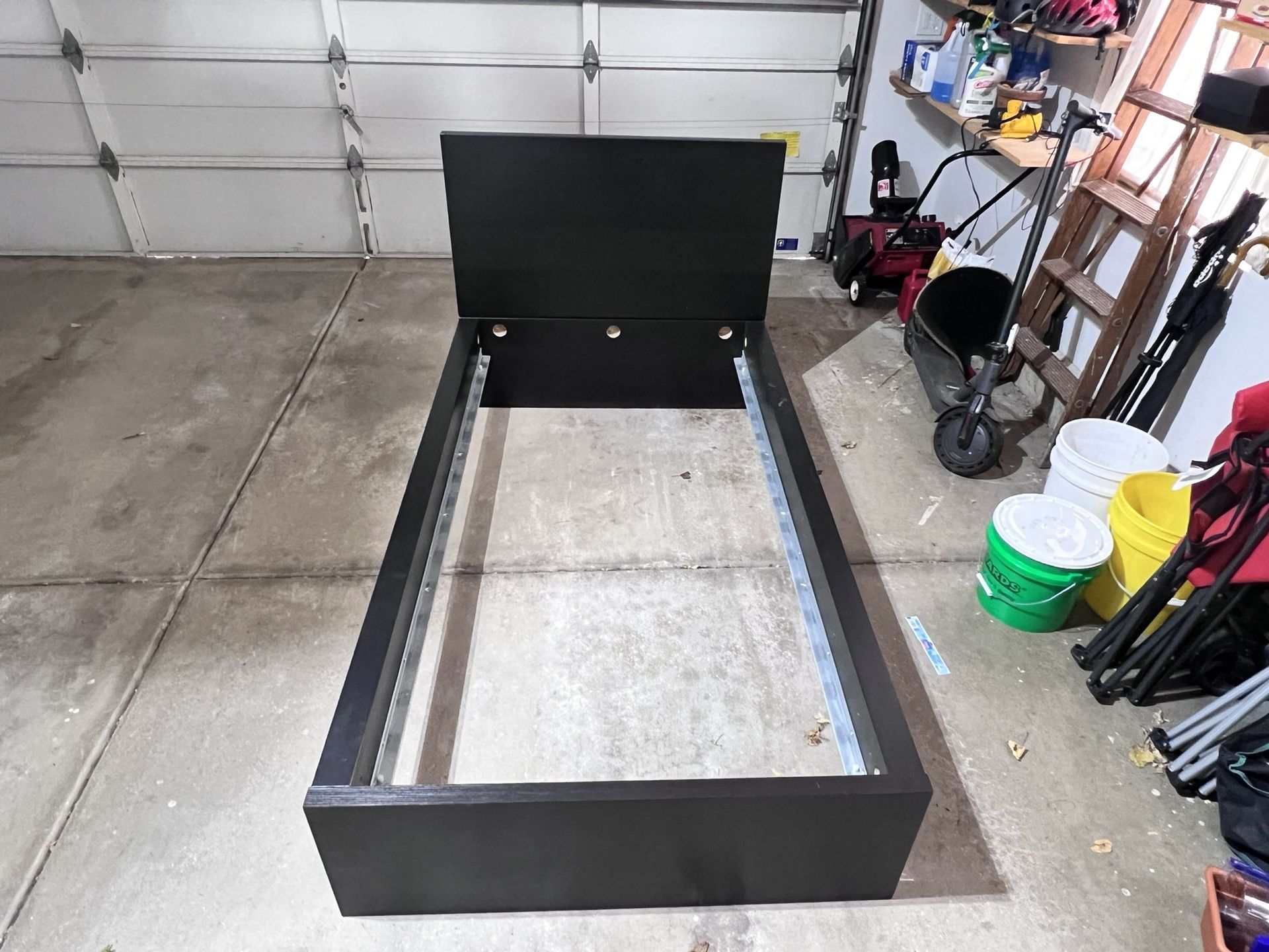 Twin Bed Frame & Mattress