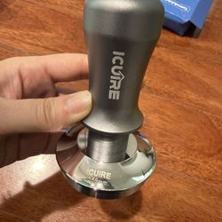 58mm espresso tamper, a high-quality tamper for professional baristas, with a calibrated spring and 100% stainless steel base, compatible with Rancili