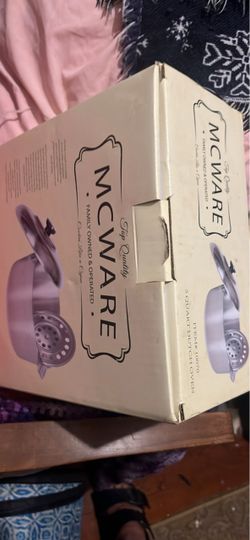 McWare 5qt. Dutch Oven w/steamer attchmnt