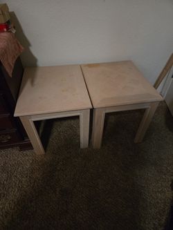 2 Livingroom End Tables