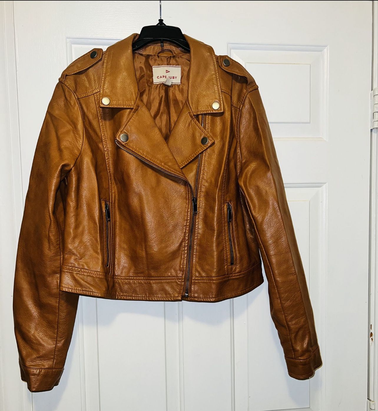 CAPE  JUBY LEATHER JACKET (XL TG) LIKE NEW ONLY $30