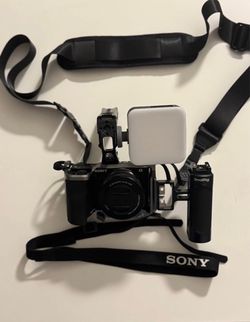 Sony ZV-E10 4K creator/vlogging setup in excellent condition.